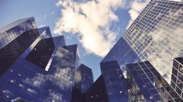 按天配资平台 银行排名，DeepSeek是懂的